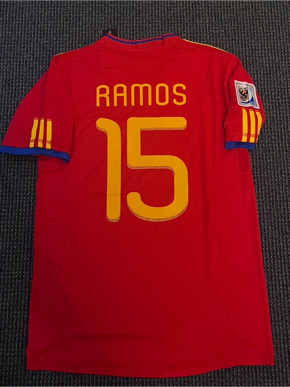 SERGIO RAMOS 15 SPAIN 2010 WORLS CUP HOME JERSEY ( M)